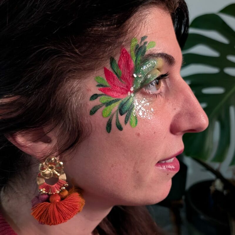Fetes03-jenny bord de l&rsquo;oeil vert et rouge